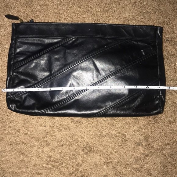 OVERSIZED VINTAGE “LEATHER” CLUTCH - Picture 5 of 6